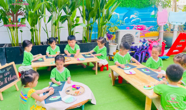 Lớp Honey - Nặn Con Sâu Dễ Thương