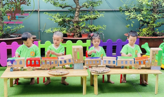 Lớp Mango - Tiết Học Trang Trí Tàu Lửa