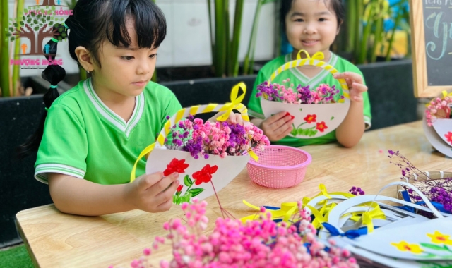 Lớp Kiwi - Tạo Hình: Giỏ Hoa Tặng Mẹ