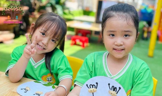 Lớp Apple - Tạo Hình Hươu Cao Cổ Dễ Thương