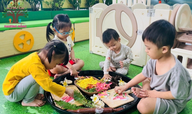 Bánh In Hoa - Sáng Tạo Trên Tuff Tray 